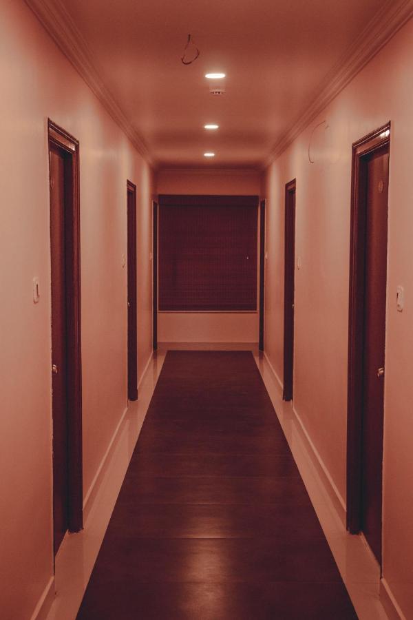 Hotel Mountview Comforts Tirupati Eksteriør billede