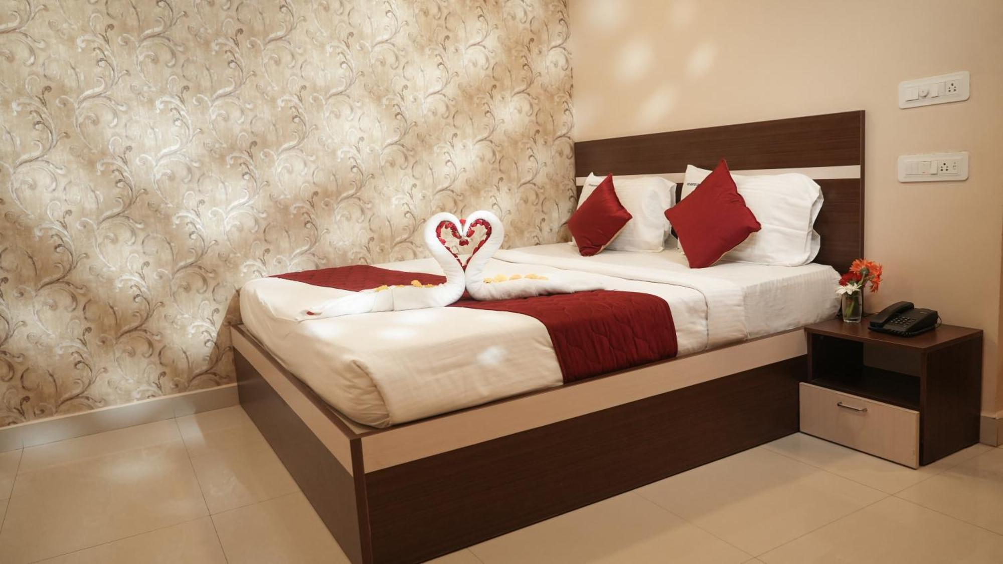 Hotel Mountview Comforts Tirupati Eksteriør billede