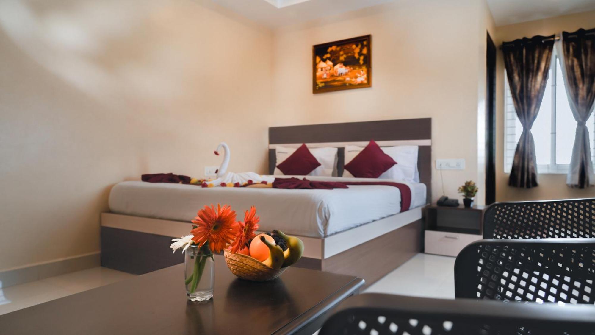 Hotel Mountview Comforts Tirupati Eksteriør billede