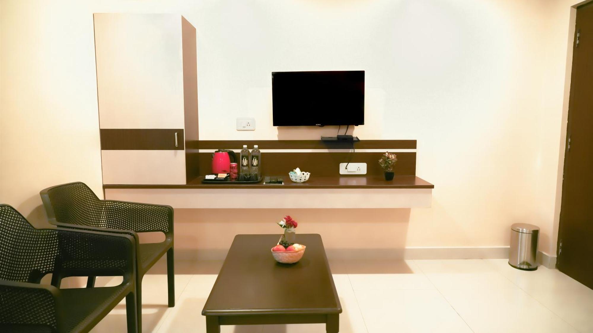 Hotel Mountview Comforts Tirupati Eksteriør billede