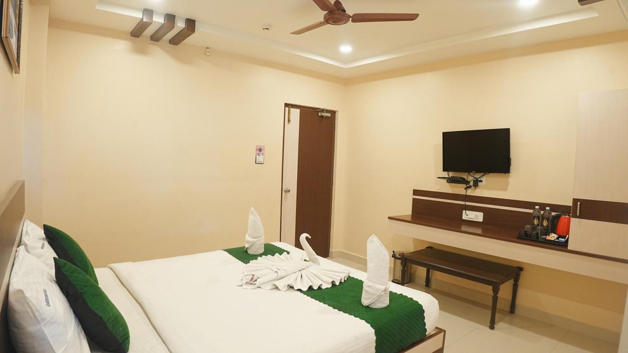 Hotel Mountview Comforts Tirupati Eksteriør billede