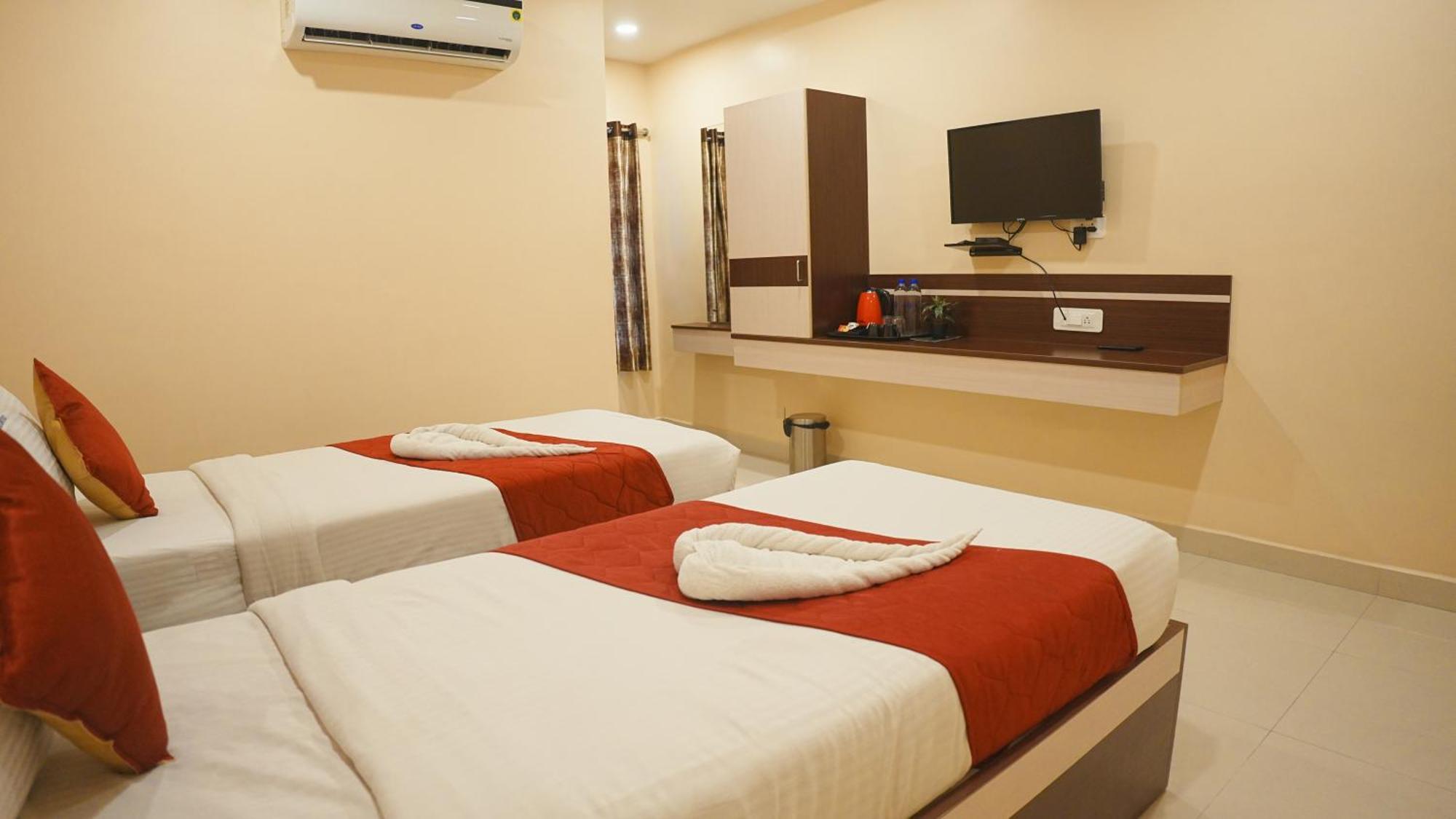 Hotel Mountview Comforts Tirupati Eksteriør billede